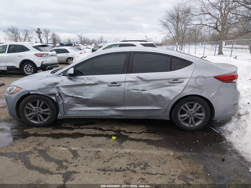VIN 5NPD84LFXHH185626 2017 HYUNDAI ELANTRA SE