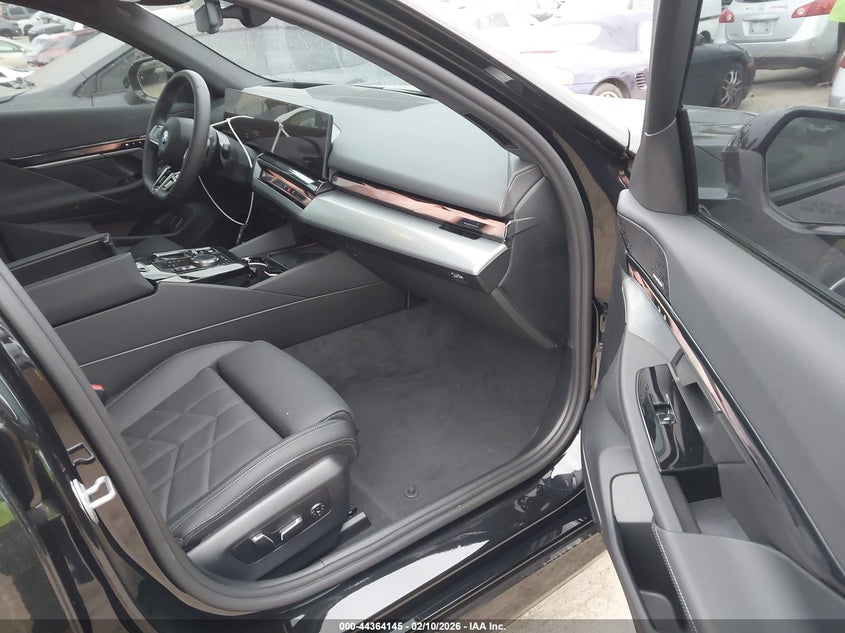 2026 BMW 550E xDrive