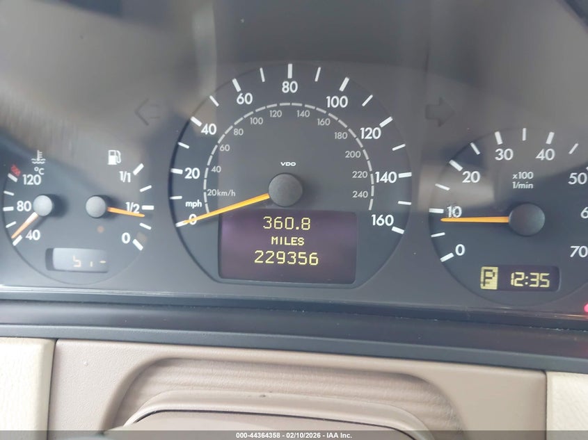2001 Mercedes-Benz E 320 VIN: WDBJH65JX1B213818 Lot: 44364358
