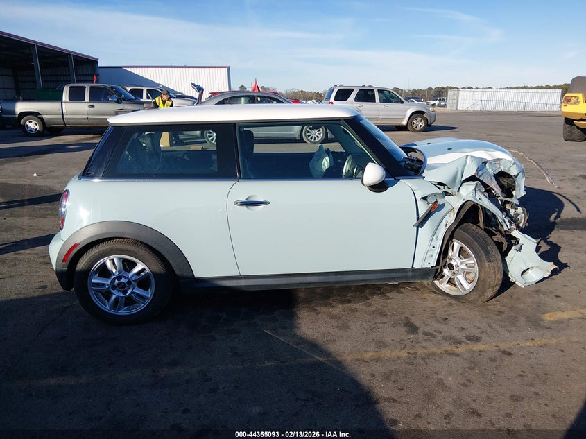 2013 Mini Hardtop Cooper VIN: WMWSU3C58DT682407 Lot: 44365093