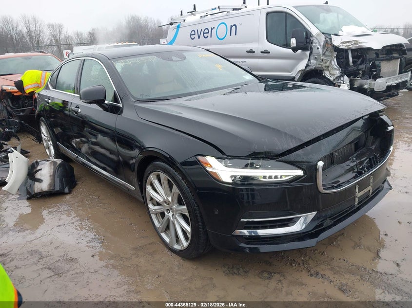 2018 Volvo S90 Hybrid T8 Inscription