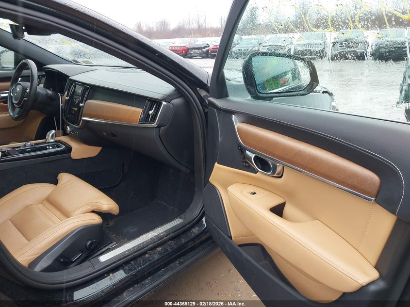 2018 Volvo S90 Hybrid T8 Inscription