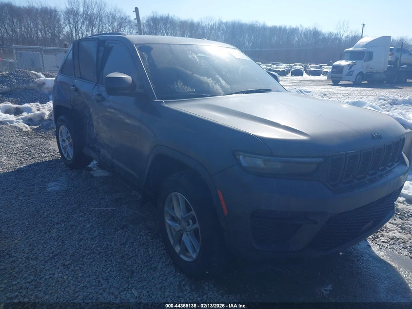 2023 Jeep Grand Cherokee Laredo X 4X4