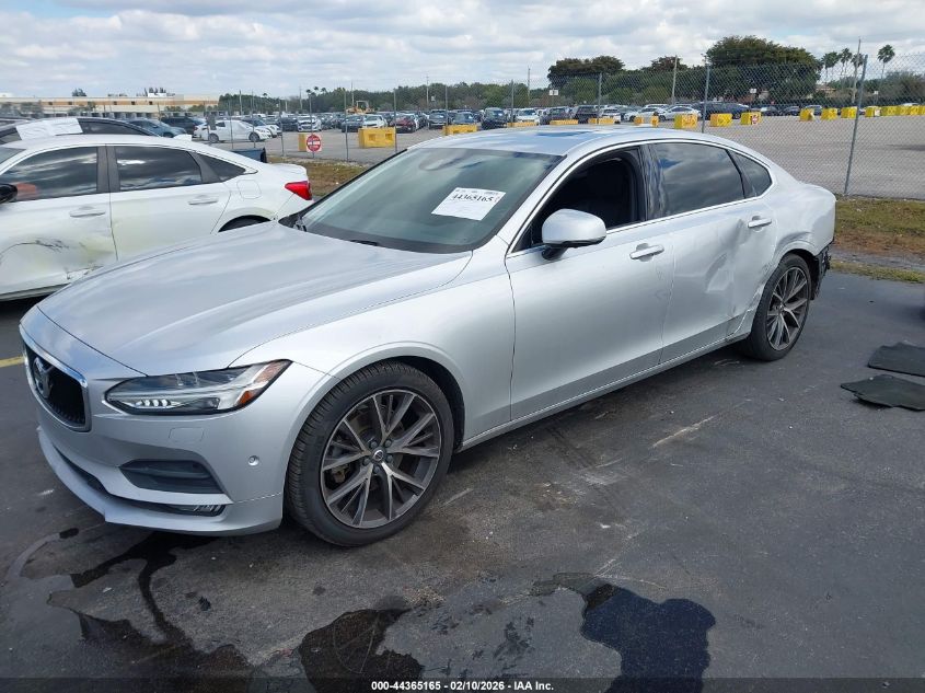 2018 Volvo S90 T5 Momentum