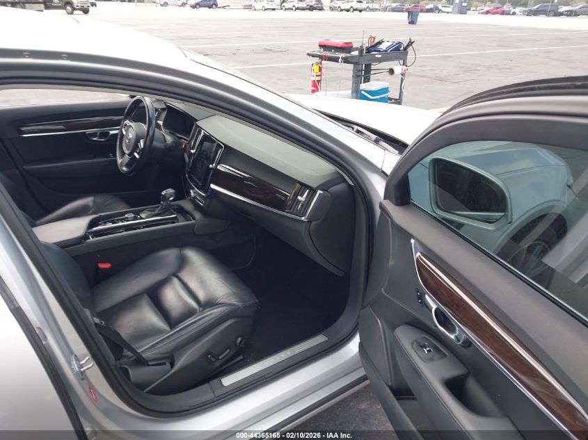 2018 Volvo S90 T5 Momentum