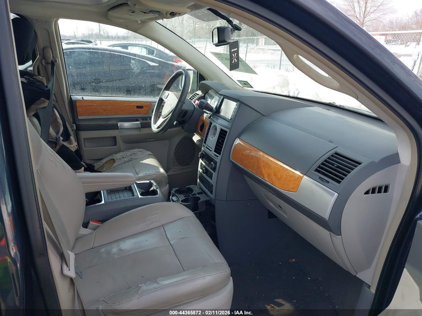 2008 Chrysler Town & Country Limited