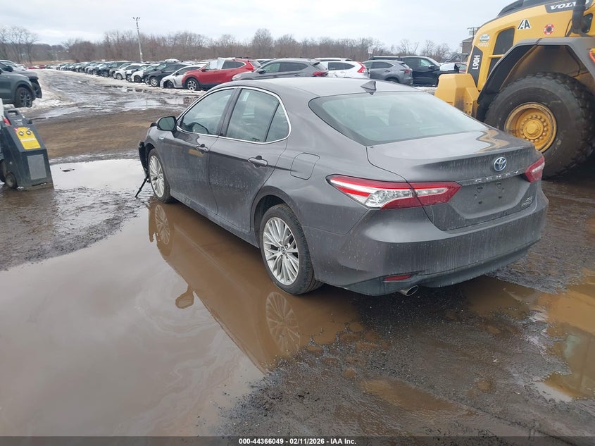 2018 Toyota Camry Hybrid Xle