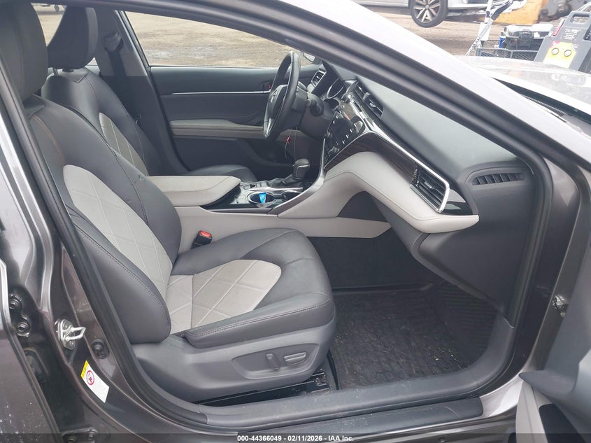 2018 Toyota Camry Hybrid Xle