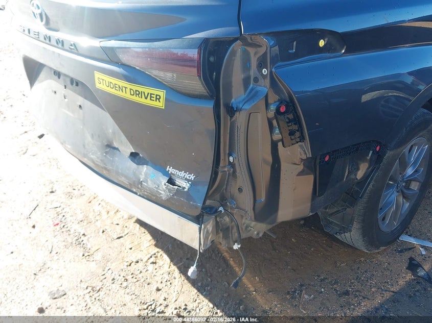 VIN 5TDJRKEC0SS237497 2025 TOYOTA SIENNA XLE