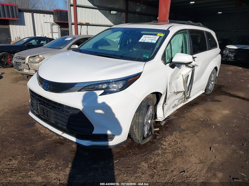 2024 Toyota Sienna Le