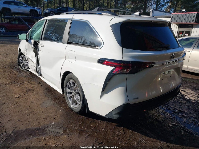 2024 Toyota Sienna Le