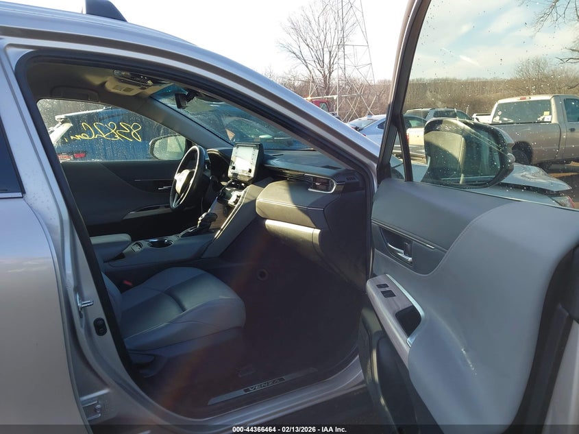 2022 Toyota Venza Xle