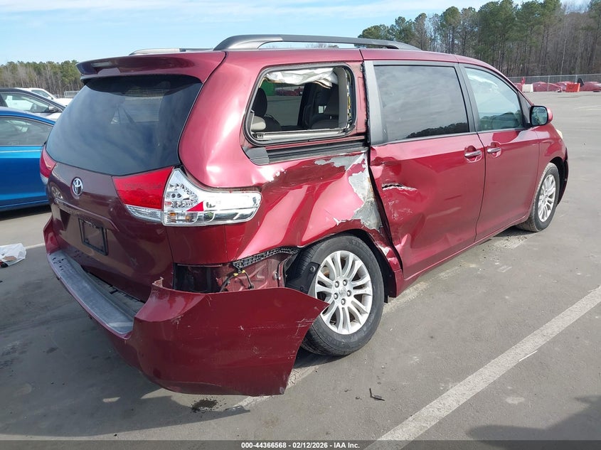 2011 Toyota Sienna Xle V6