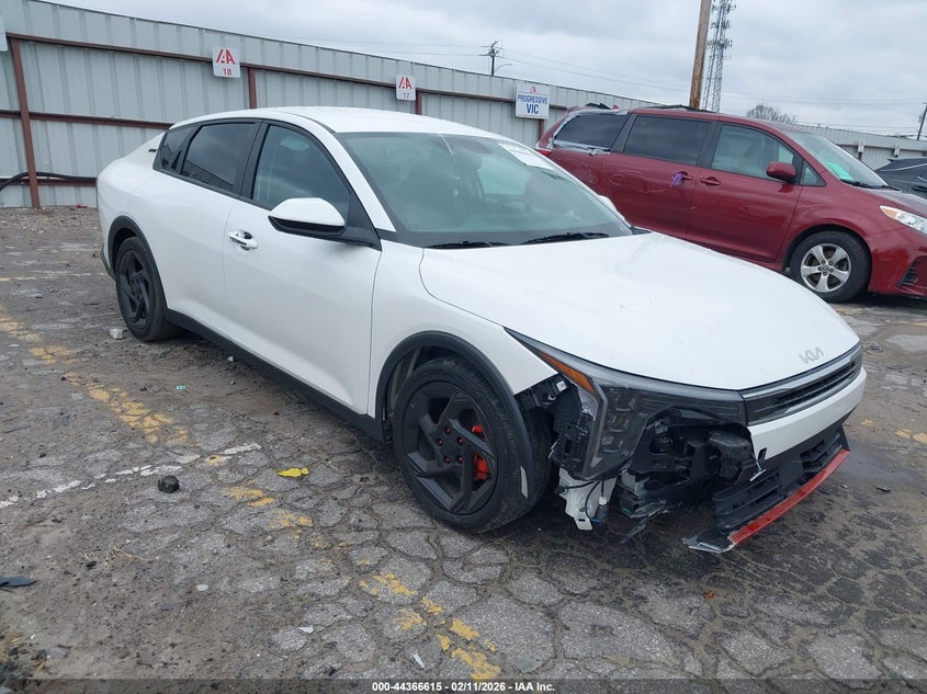 3KPFU4DE3SE009913 KIA K4 Photo 1