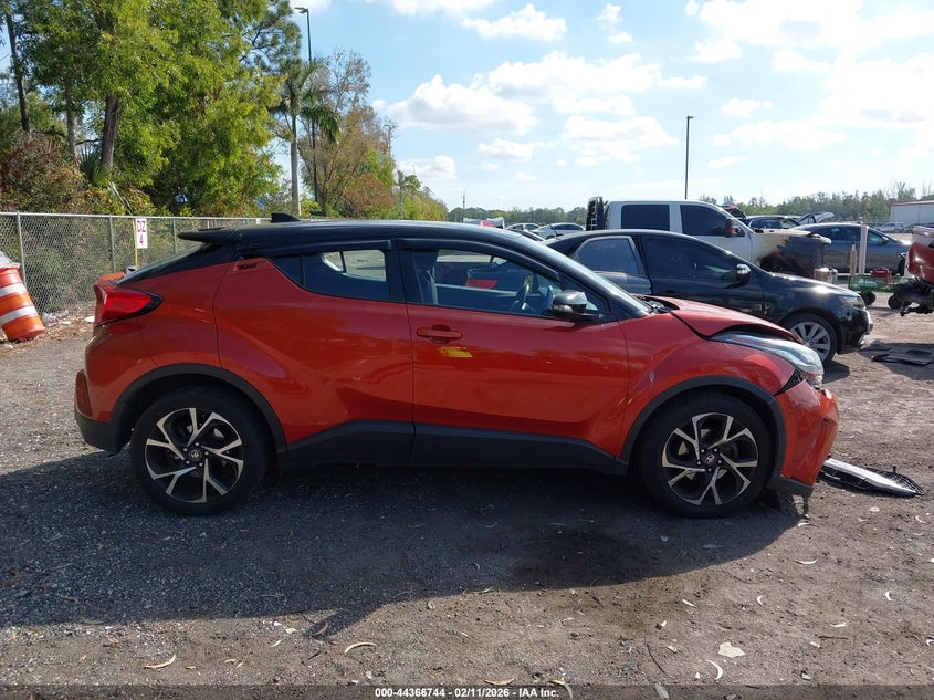 VIN NMTKHMBX0LR107584 2020 TOYOTA C-HR XLE