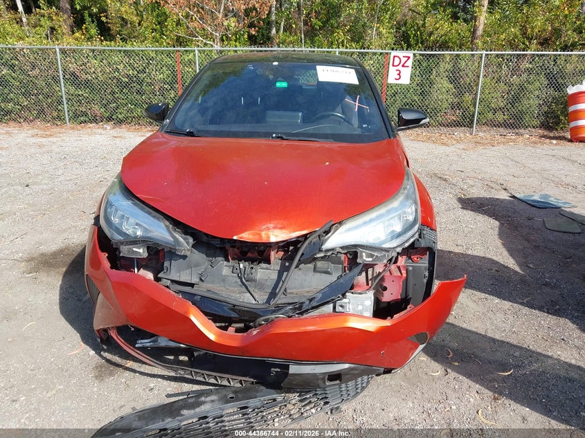 VIN NMTKHMBX0LR107584 2020 TOYOTA C-HR XLE