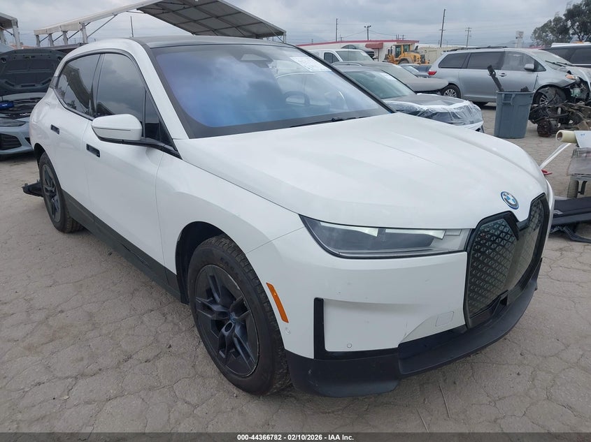 WB523CF04SCU32449 2025 BMW Ix xDrive50 auction photo 1