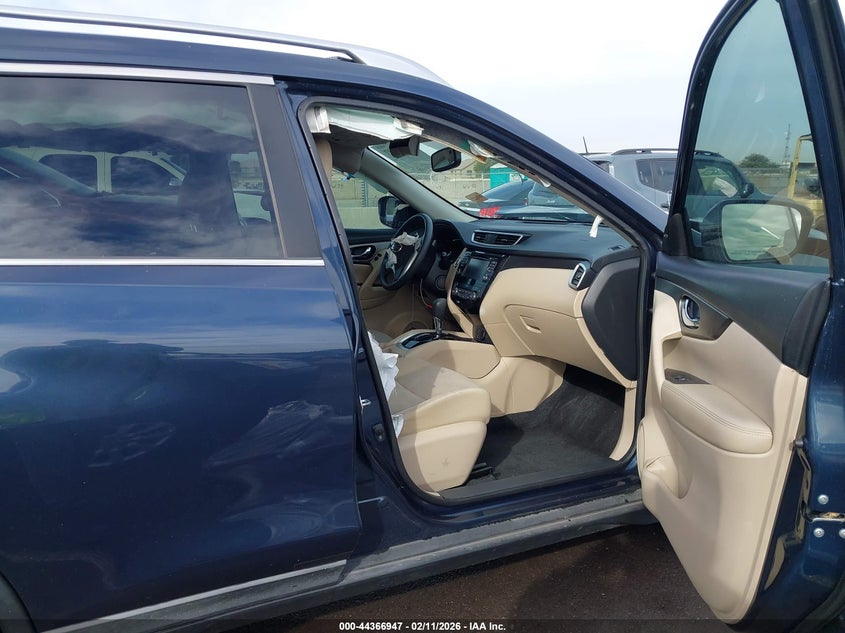 2016 Nissan Rogue Sv