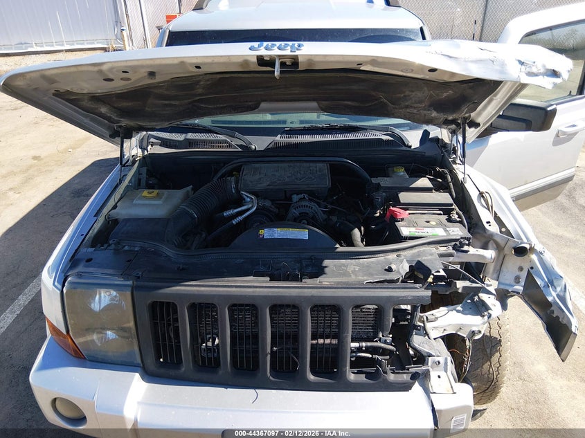 2008 Jeep Commander Sport VIN: 1J8HG48K78C213493 Lot: 44367097