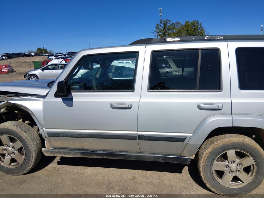 2008 Jeep Commander Sport VIN: 1J8HG48K78C213493 Lot: 44367097