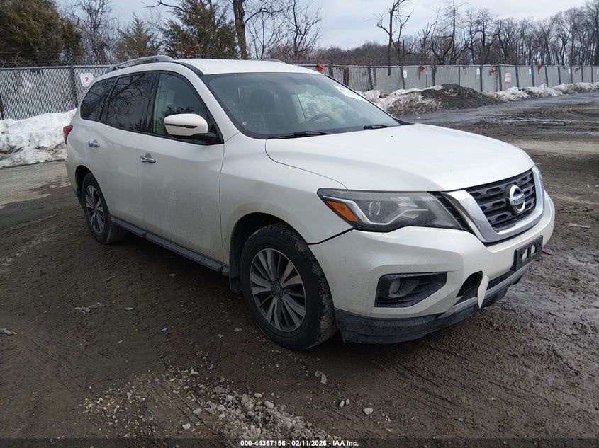 2017 Nissan Pathfinder Sv