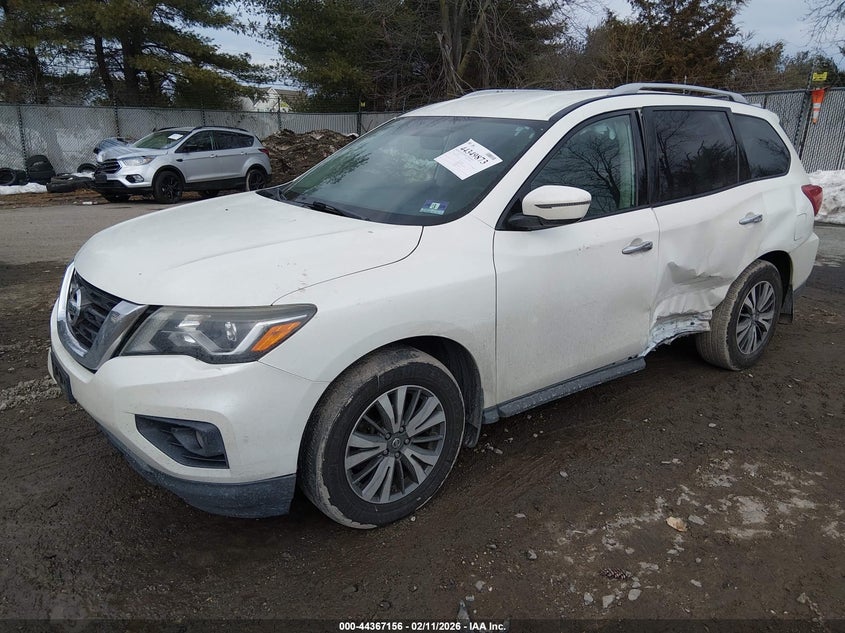 2017 Nissan Pathfinder Sv
