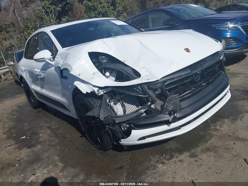 2026 Porsche Macan Gts