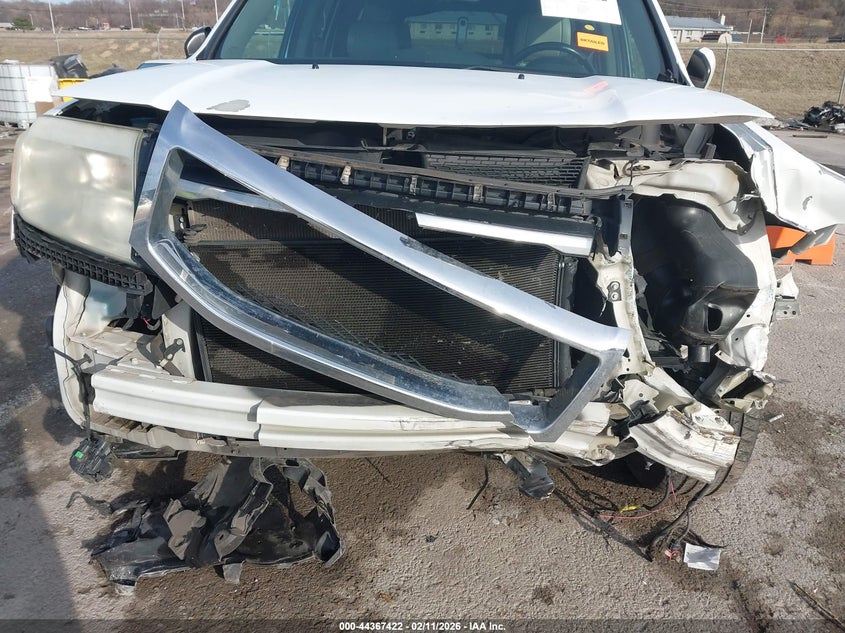 5FNYF3H62CB027024 2012 Honda Pilot 3.5 Ex-L white