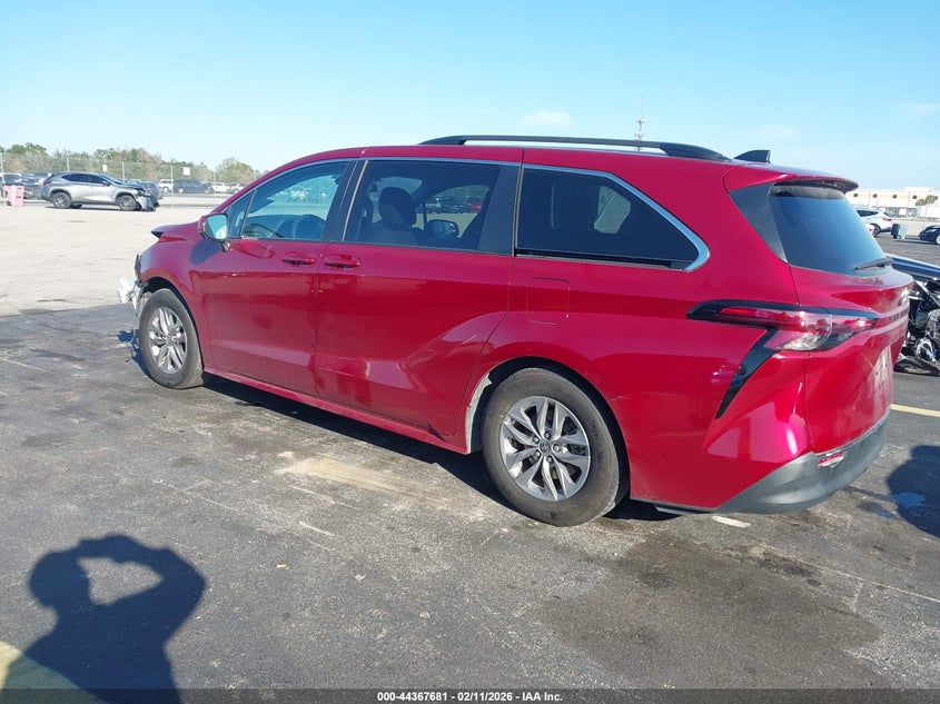 2022 Toyota Sienna Le