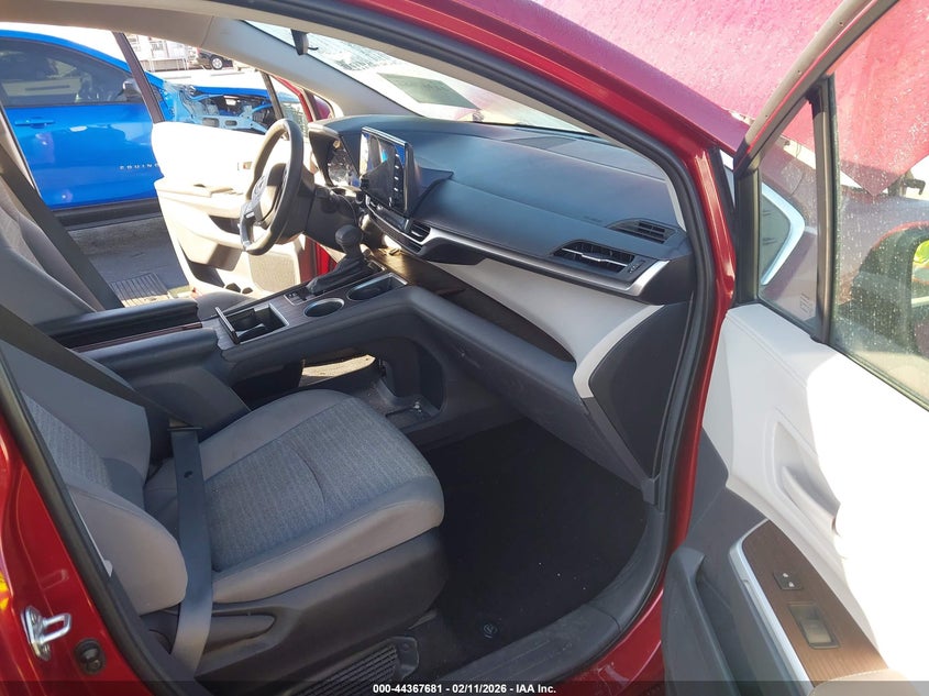 2022 Toyota Sienna Le