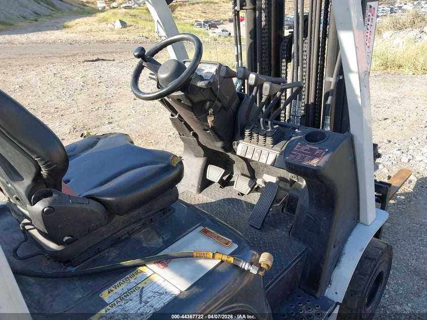 2023 UNICARRIERS AF50LP auction photo 5