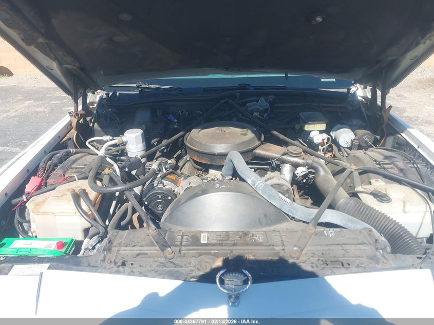 1992 Cadillac Brougham VIN: 1G6DW547XNR701624 Lot: 44367791