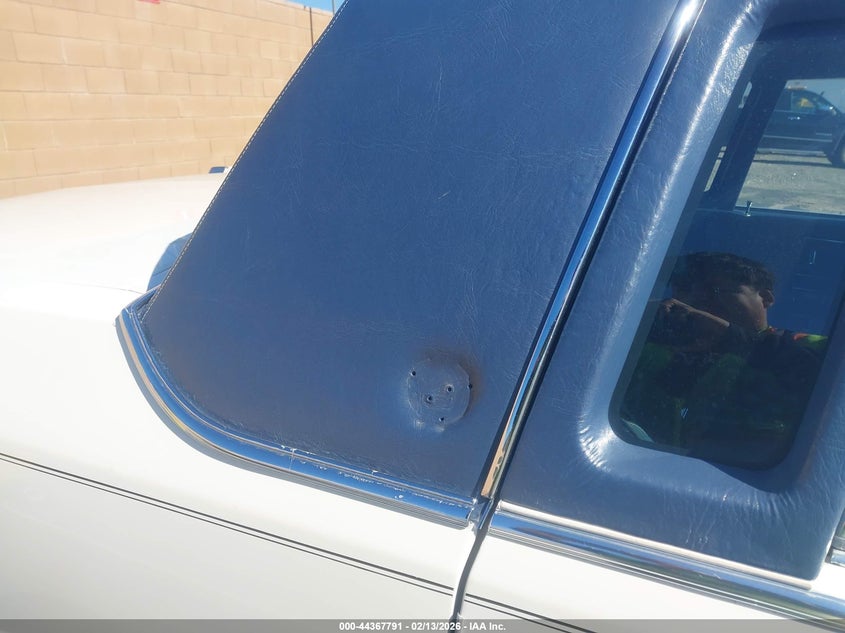 1992 Cadillac Brougham VIN: 1G6DW547XNR701624 Lot: 44367791