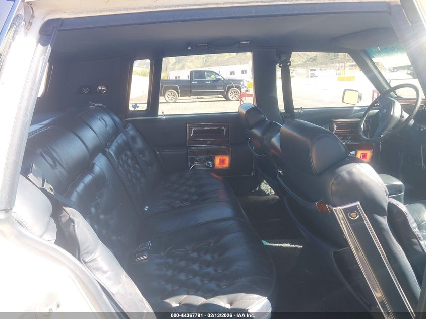 1992 Cadillac Brougham VIN: 1G6DW547XNR701624 Lot: 44367791