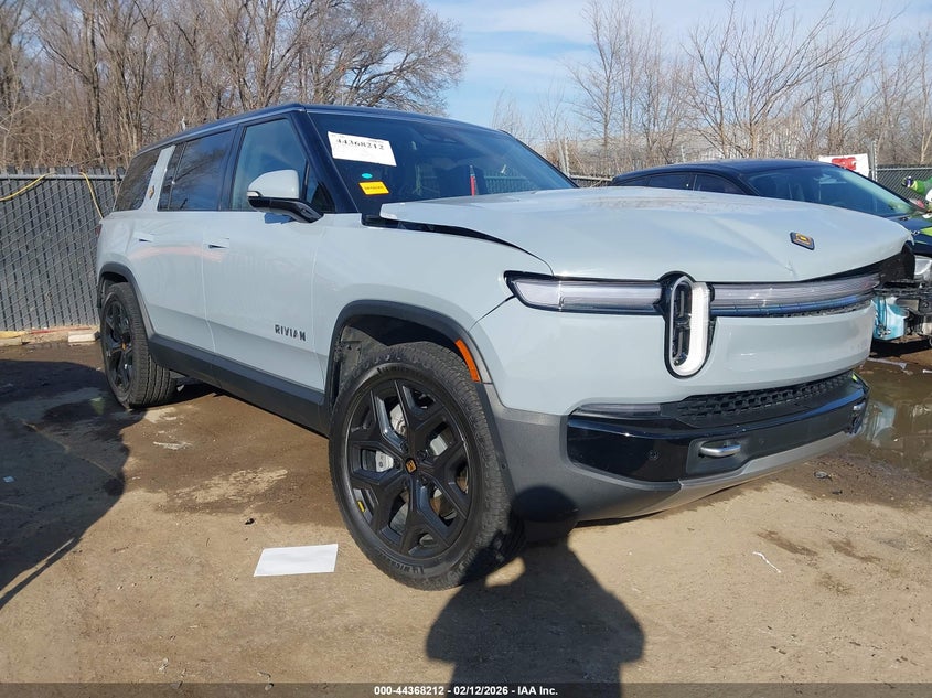 2025 Rivian R1S Adventure Dual Motor Large Pack/Adventure Dual Motor Max Pack