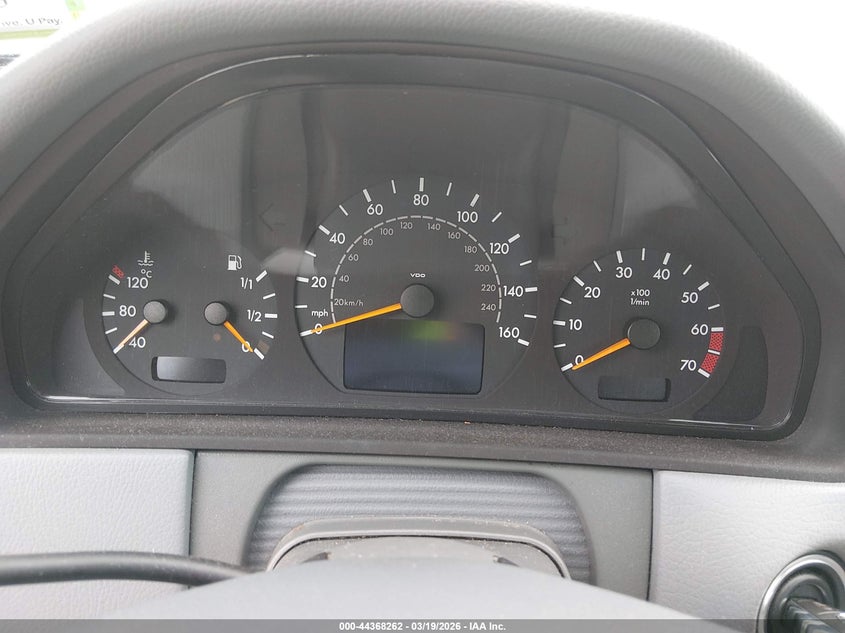 2001 Mercedes-Benz E 320 4M VIN: WDBJF82J81X060591 Lot: 44368262