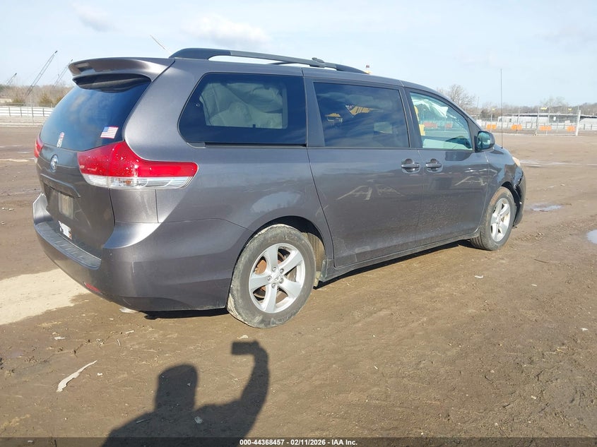 2011 Toyota Sienna Le V6