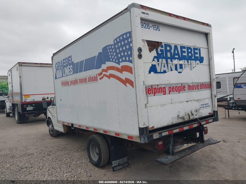 2003 Chevrolet Express Cutaway Base W/C7L/C7N