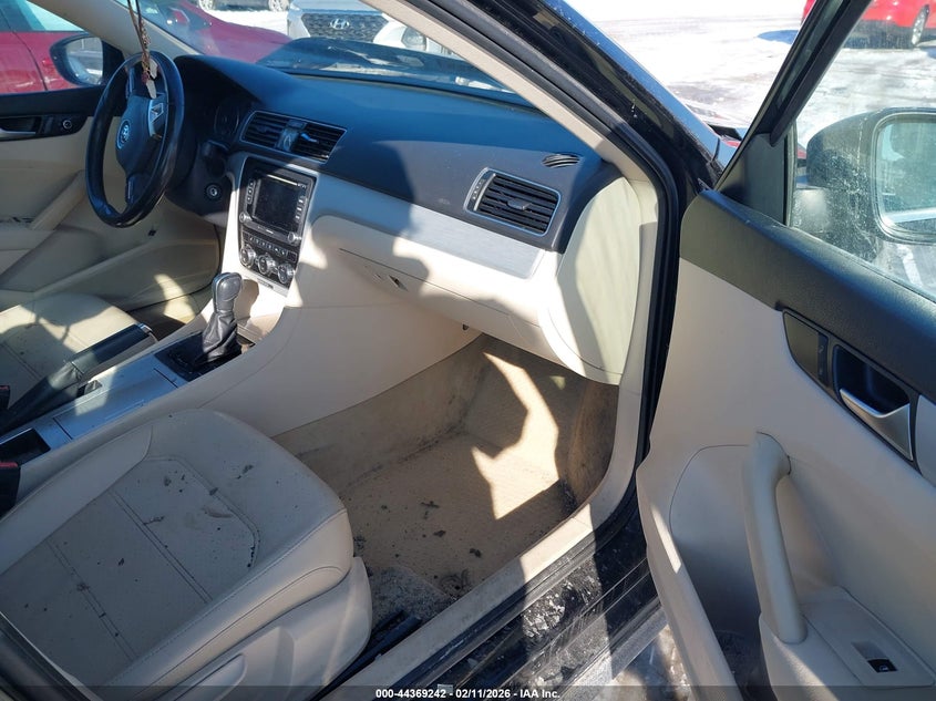 2012 Volkswagen Passat 2.5L Se