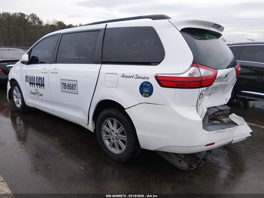 2016 Toyota Sienna Le 8 Passenger