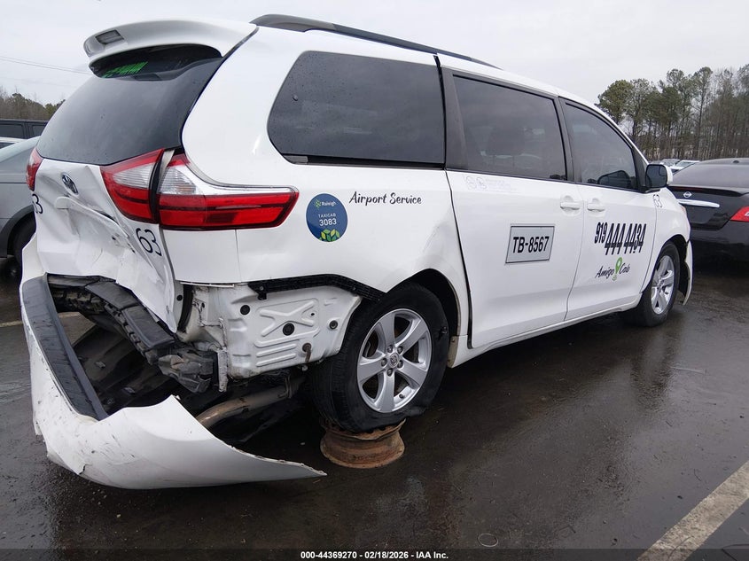 2016 Toyota Sienna Le 8 Passenger