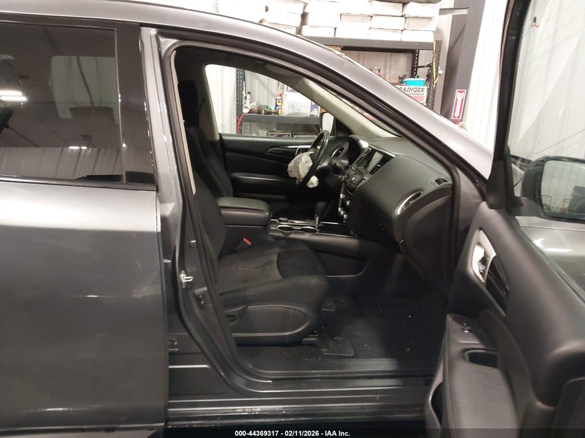 2018 Nissan Pathfinder Sv