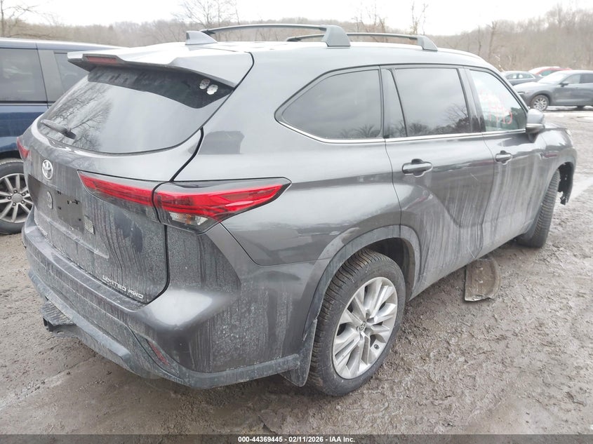 2022 TOYOTA HIGHLANDER auction photo 4