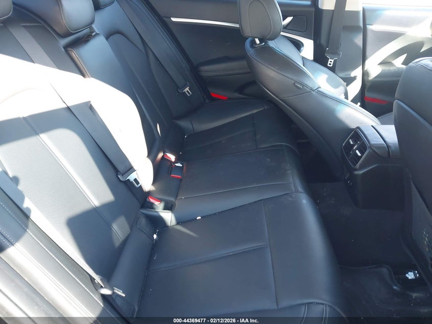 2022 Genesis G70 2.0T Rwd VIN: KMTG34TA5NU08623 Lot: 44369477