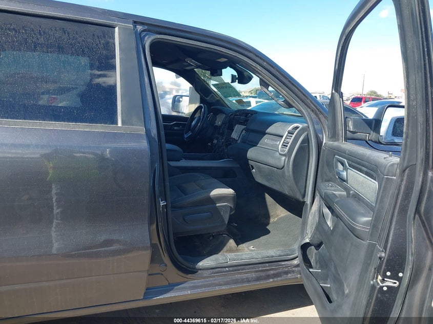 2021 RAM 1500 auction photo 5