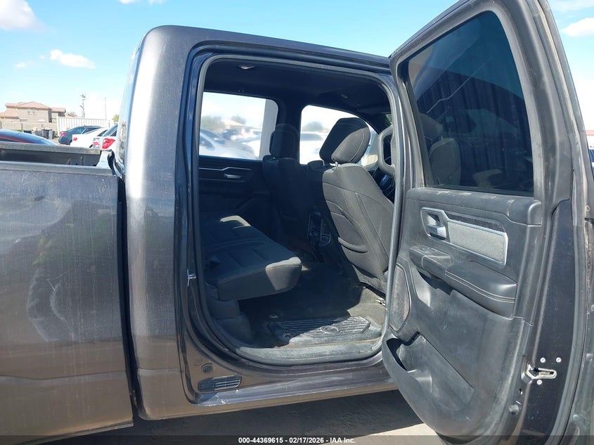 2021 RAM 1500 auction photo 8