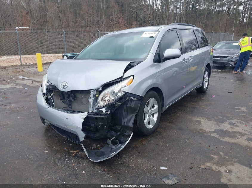 2015 Toyota Sienna Le 8 Passenger
