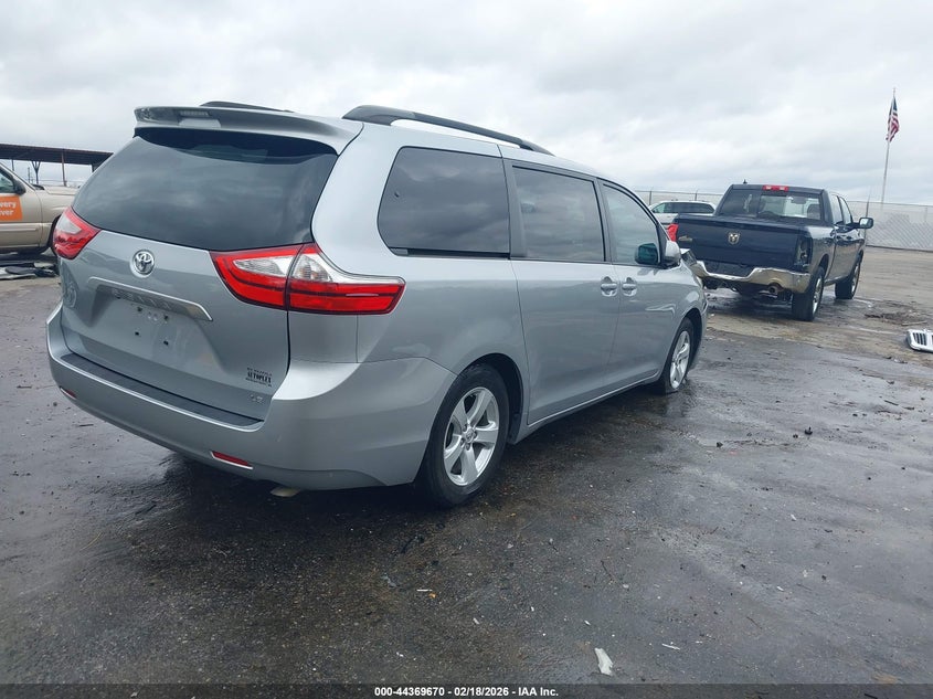 2015 Toyota Sienna Le 8 Passenger