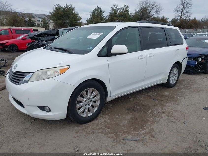 2014 Toyota Sienna Xle 7 Passenger