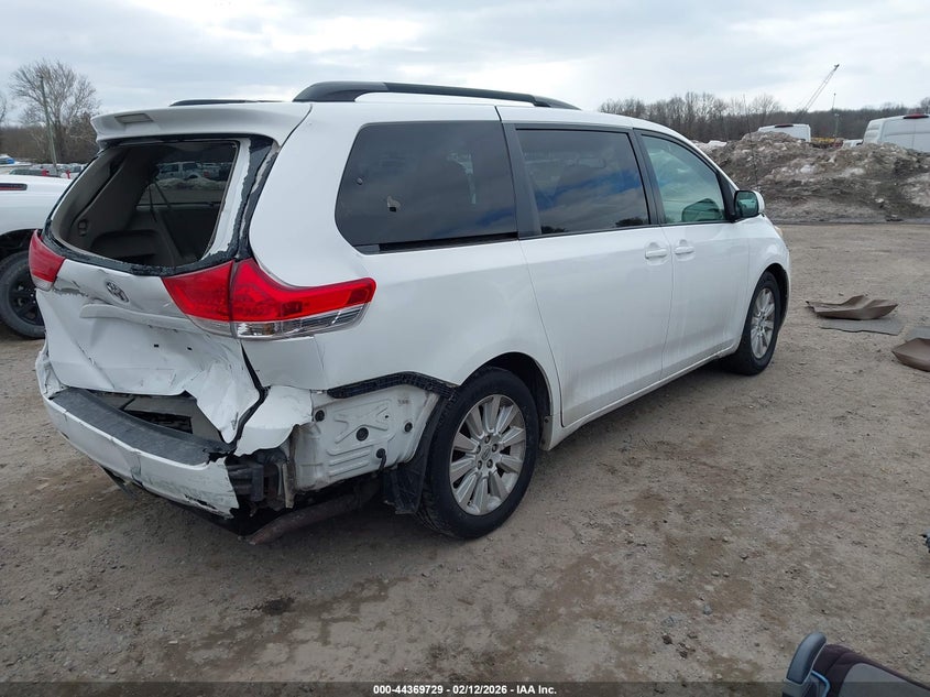 2014 Toyota Sienna Xle 7 Passenger